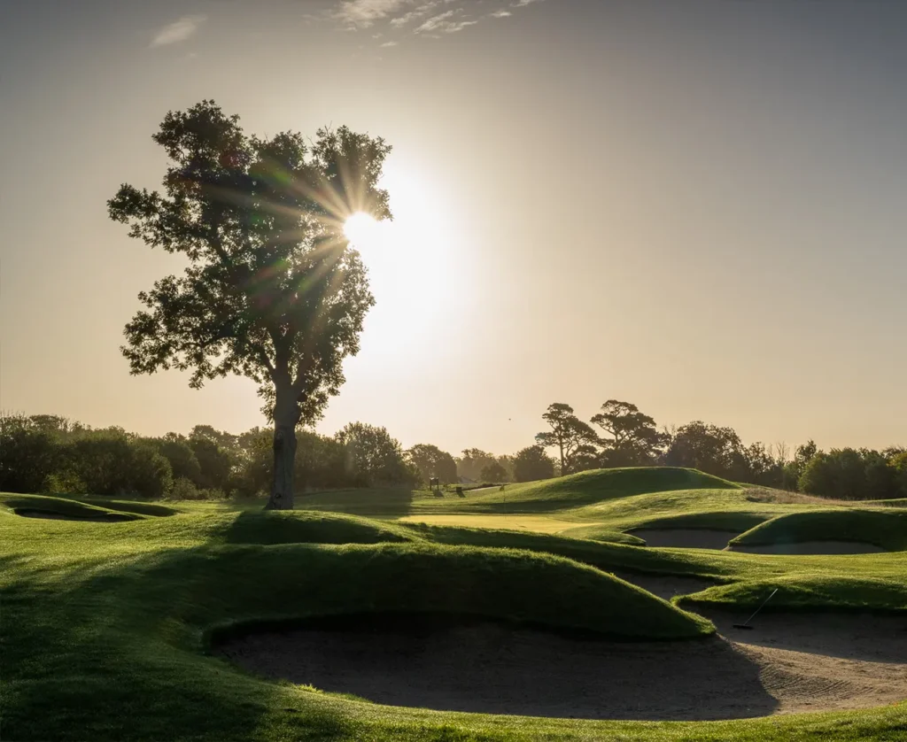 Small hills leading to hole
